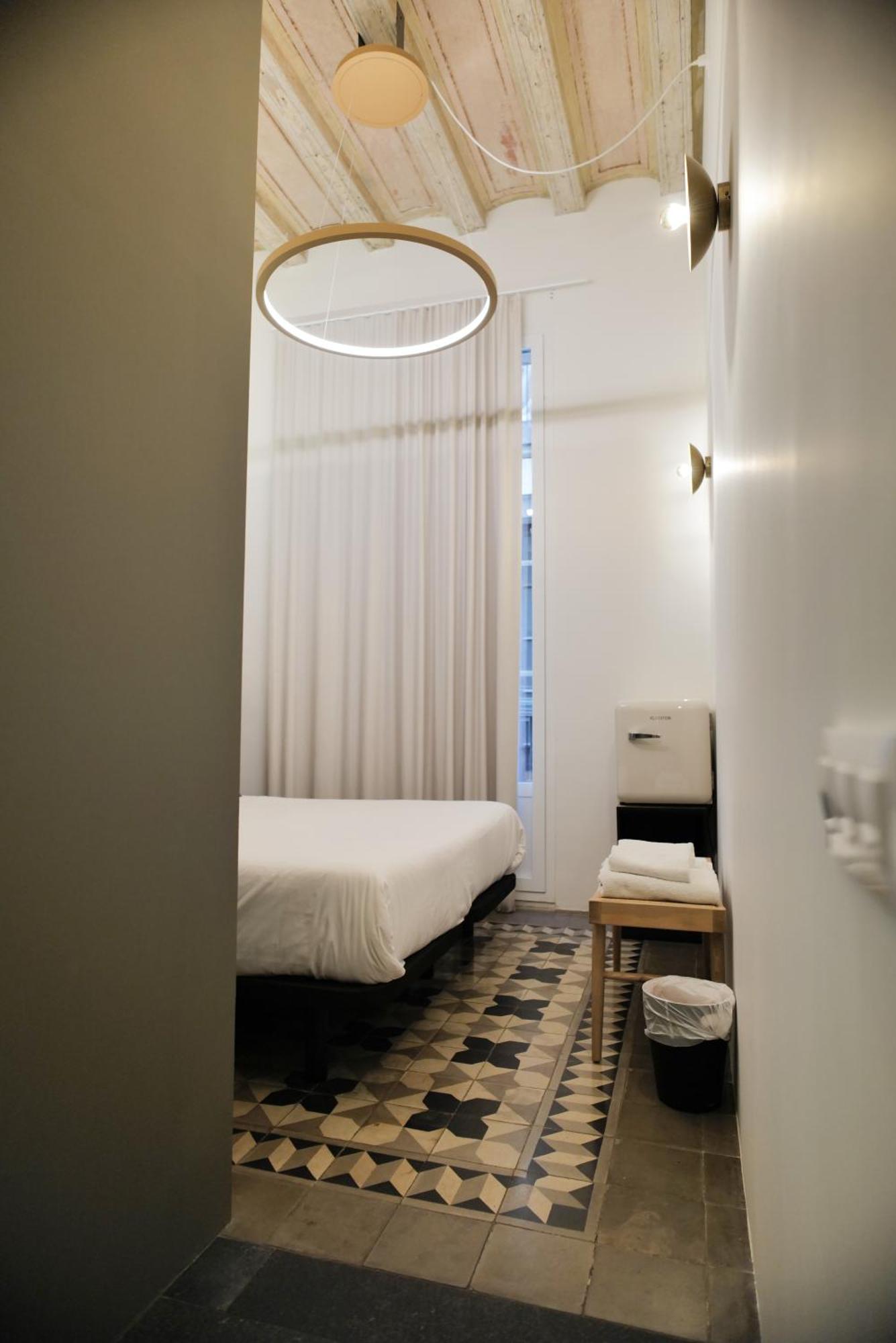 Hostal Porxos Garden บาร์เซโลนา ภายนอก รูปภาพ